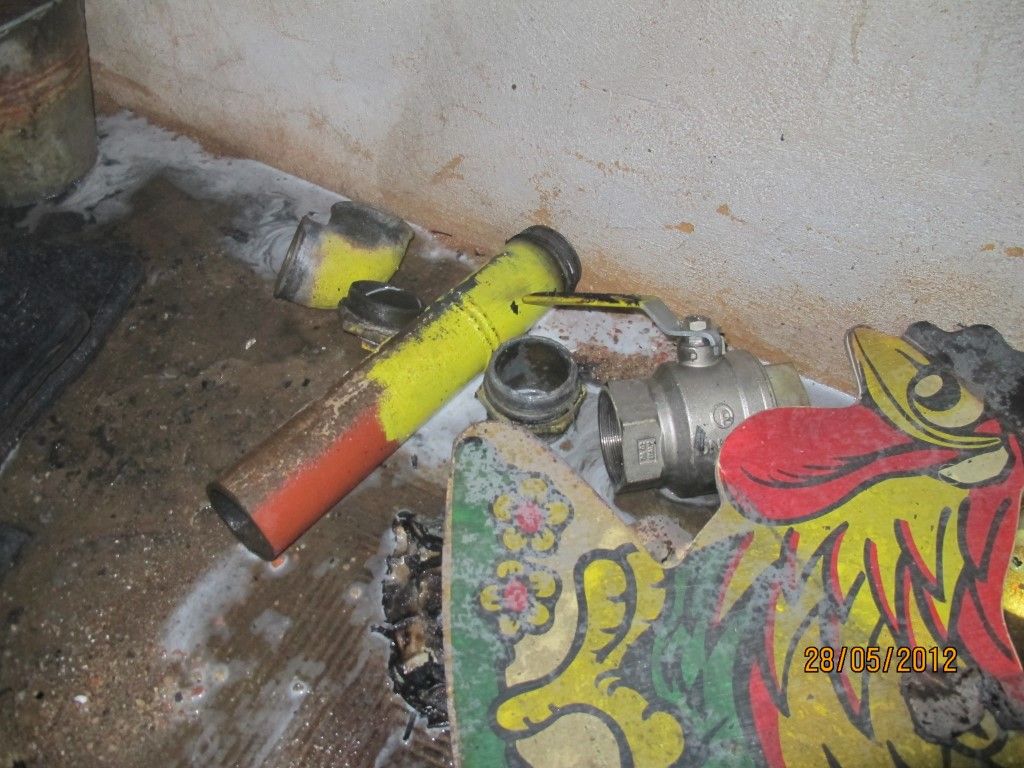 obrázek: V Plzni vybuchl plyn, záchranka odvezla dva dělníky