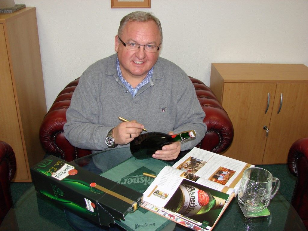 obrázek: Vánoční lahve Pilsner Urquell podepíše ve středu V. Berka