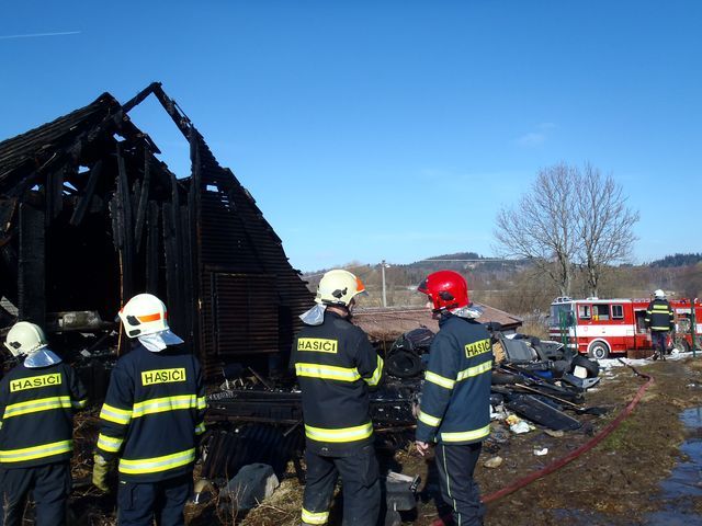 obrázek: Ve Smrčí u Kolince na Klatovsku shořela stodola