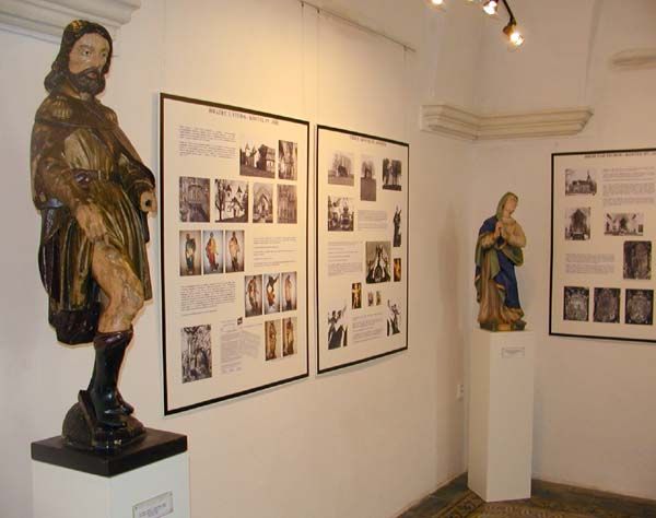 obrázek: Ukradené památky v Diecézním muzeu