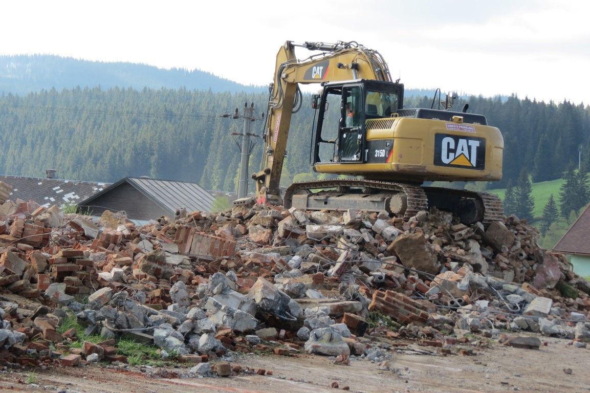 obrázek: Budovy bývalé roty na Kvildě přestanou hyzdit Šumavu