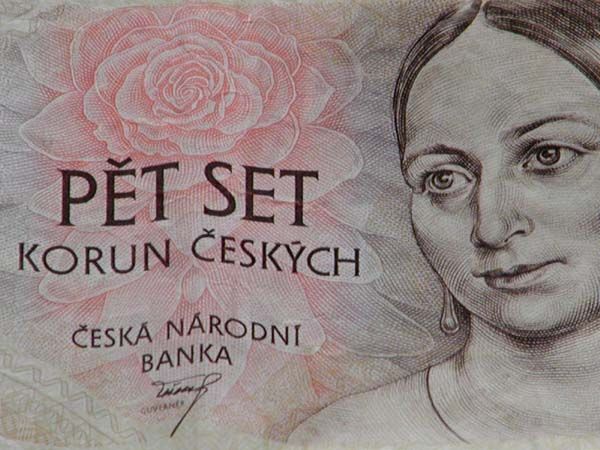 obrázek: Policisté zadrželi 46 padělaných bankovek, hlavně 500 Kč