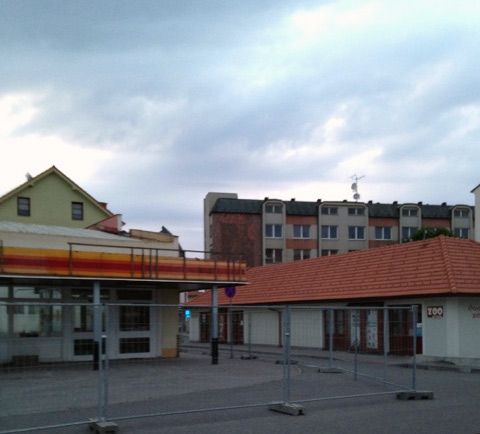 obrázek: Demolice supermarketu v Rokycanech