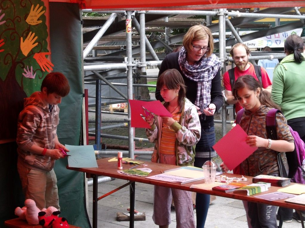 obrázek: Dny Dé nabídnou ve čtvrtek divadlo pro děti i Slušnej bazar 