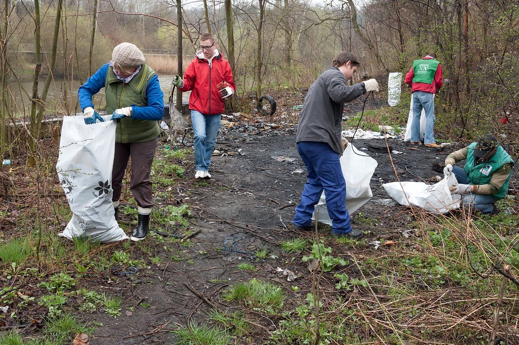 obrázek: Dobrovolníci z centrálního obvodu uklízeli břehy Radbuzy 