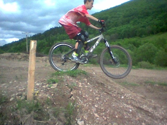 obrázek: Downhill na Špičáku slibuje o víkendu parádní podívanou