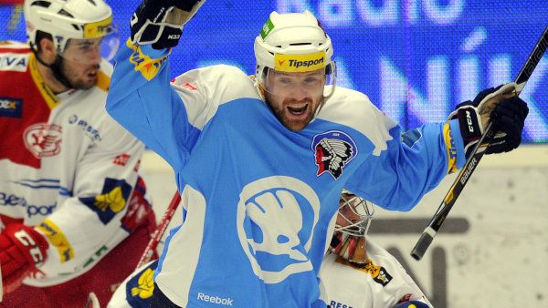 obrázek: Fanoušci Indiánů dostanou na finále fandítka a brambůrky