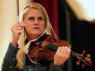 obrázek: Gabriela Demeterová a Marian Roden podají Beethovena