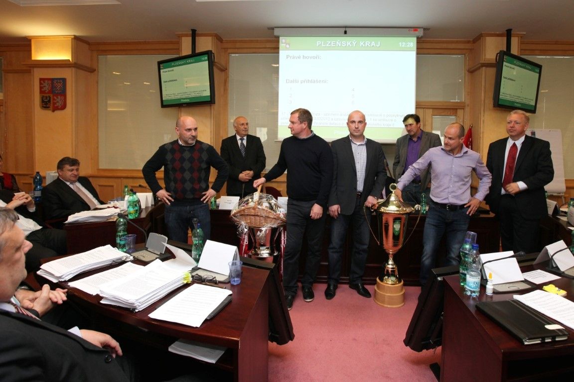 obrázek: Hejtman Chovanec přijal Straku, Vrbu a další mistry