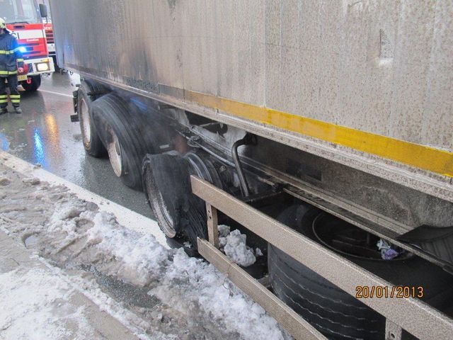 obrázek: Hořící kamion v Liticích