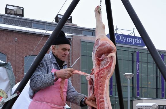 obrázek: I přes sněhovou kalamitu se zabijačka vydařila