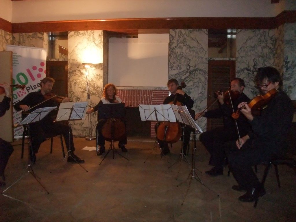 obrázek: Loosovy interiéry v Plzni rozbouřil potlesk 