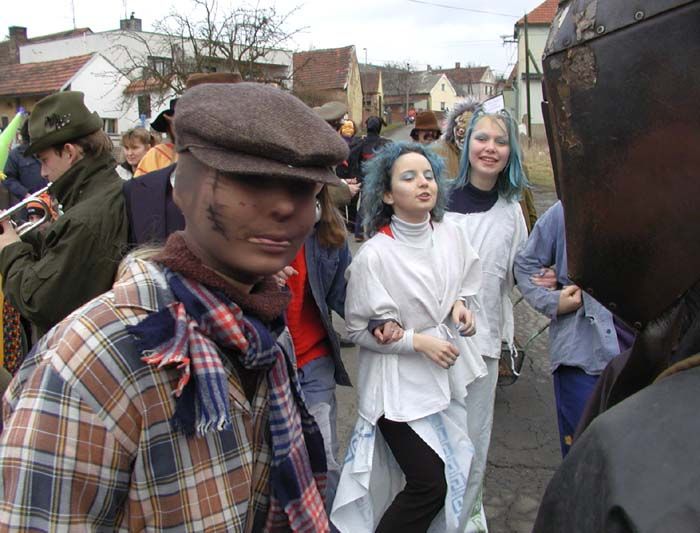 obrázek: Plzeňané v neděli v masopustním průvodu utopí Moranu