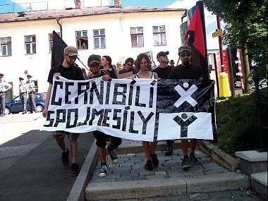 obrázek: Sobotní Plzeň čeká protiromská a další demonstrace. Kde?