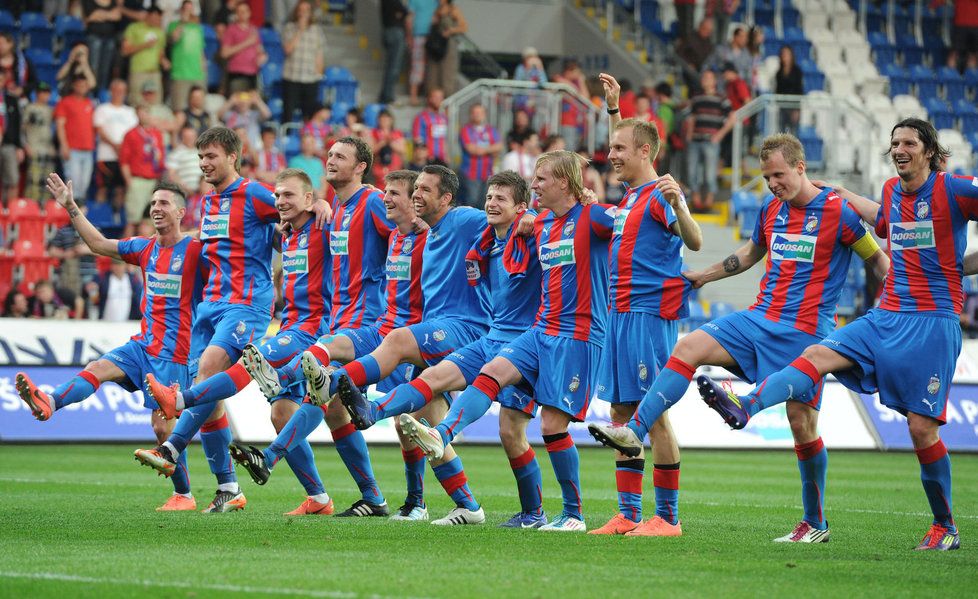 obrázek: Neapolskou senzaci Plzeň slavila do rána