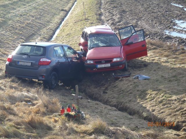 obrázek: Od nehody na Tachovsku odletěl vrtulník se zraněnými   