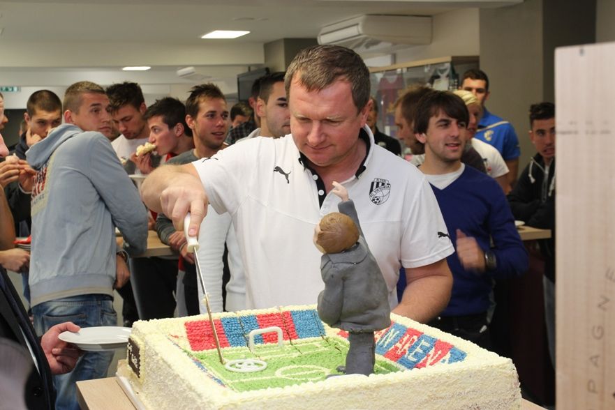 obrázek: Trenér Pavel Vrba oslavil padesátku na stadionu 