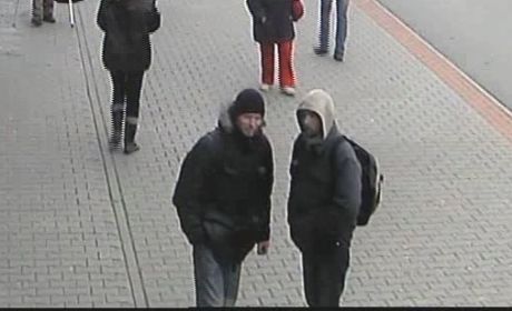obrázek: Policisté dopadli pachatele, kteří svázali a okradli stařenku 
