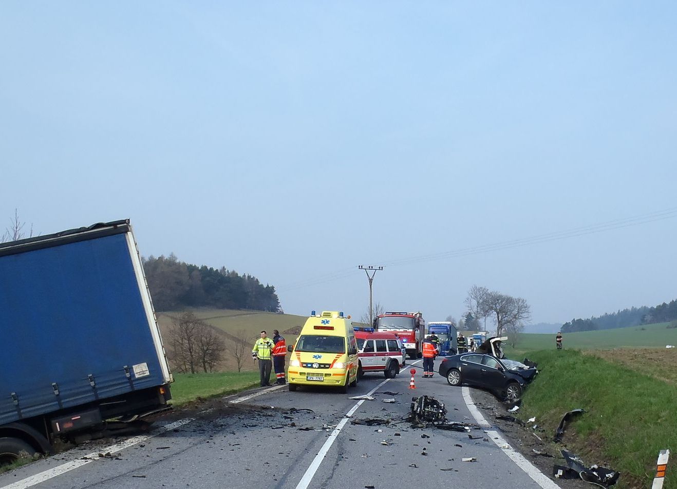 obrázek: Řidič auta u Zavlekova nepřežil čelní srážku s kamionem