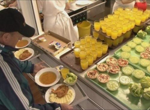 obrázek: Rodiče na Plzeňsku nemají na placení školních obědů