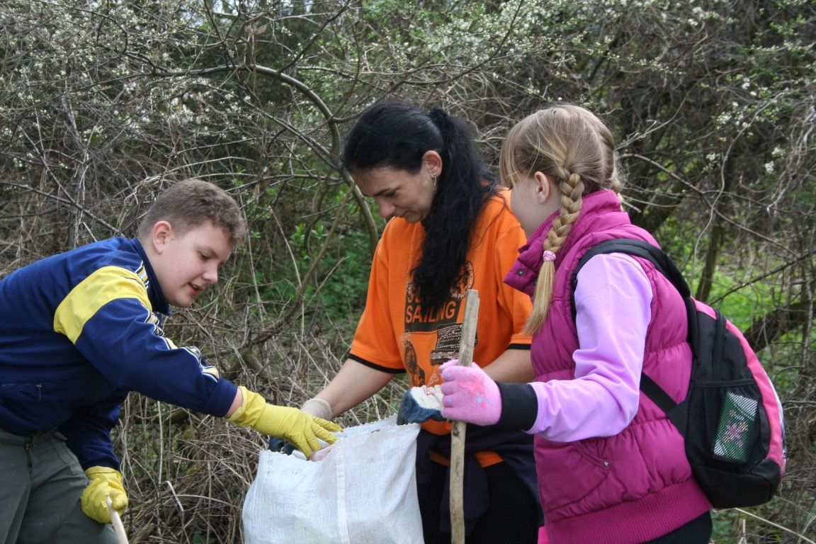 obrázek: Rokycanští ochránci přírody také uklízeli svět  