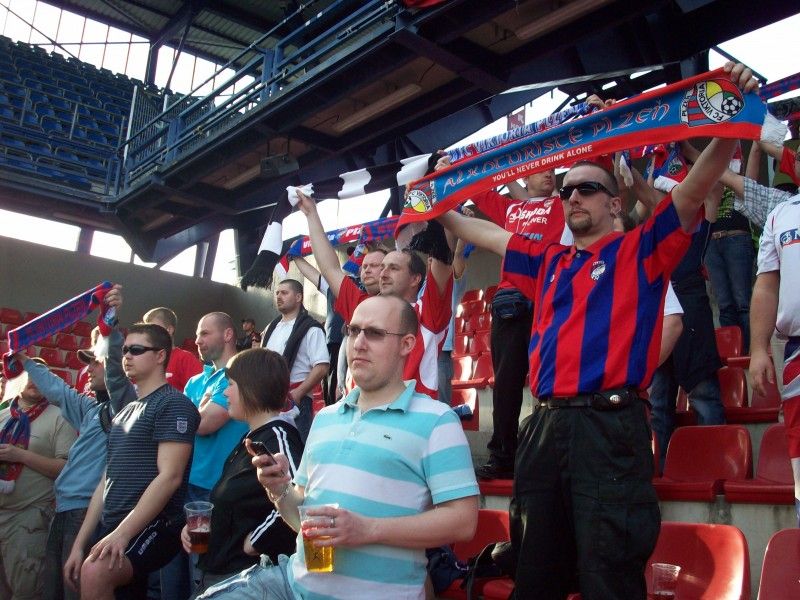 Viktorku večer povzbudí ve Villarealu dvě stovky fandů