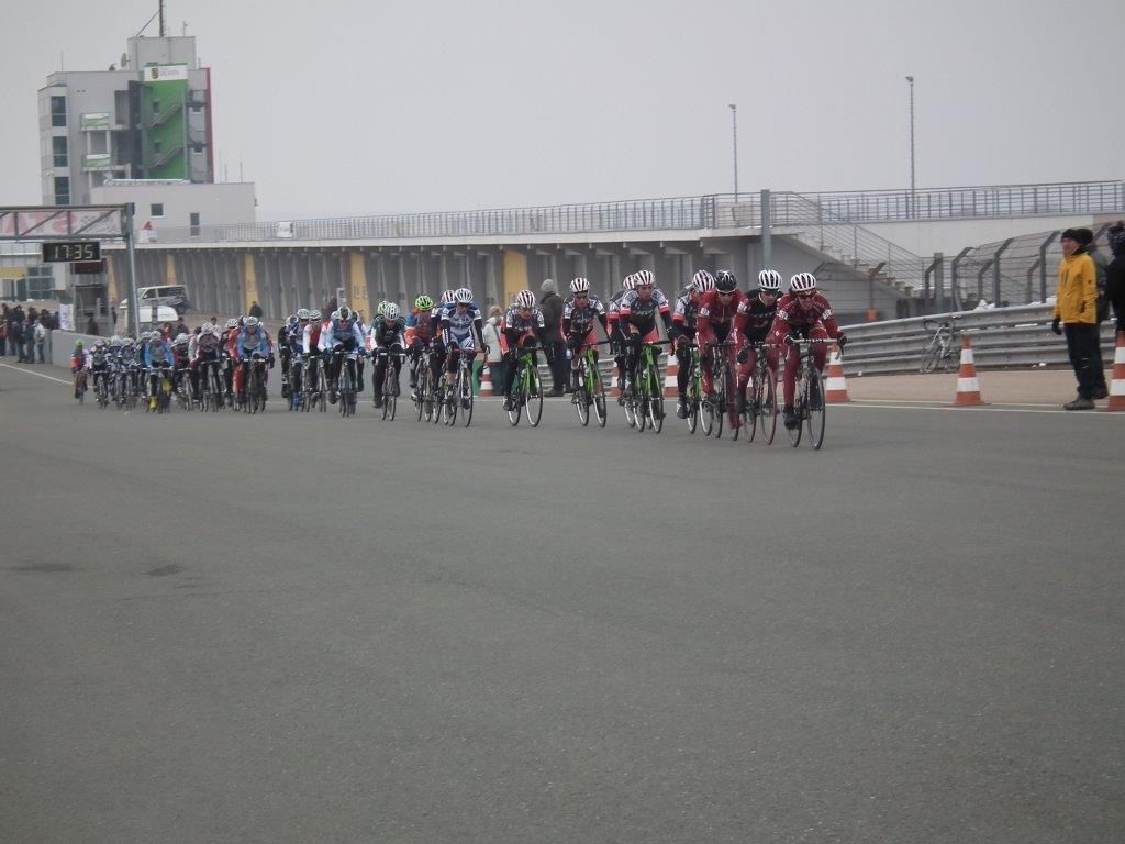 obrázek: Sparťan Martin Hunal otevřel silniční sezónu vítězstvím v Hlohovci