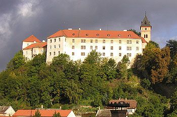 obrázek: Správa NP Šumava dál šetří. Nabízí 20 nepotřebných nemovitostí 
