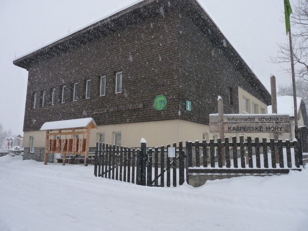 obrázek: Šumava je pod sněhem. V pátek budou protaženy stopy