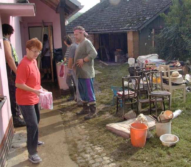 obrázek: Hrádek u Sušice odstraňuje následky lijáku