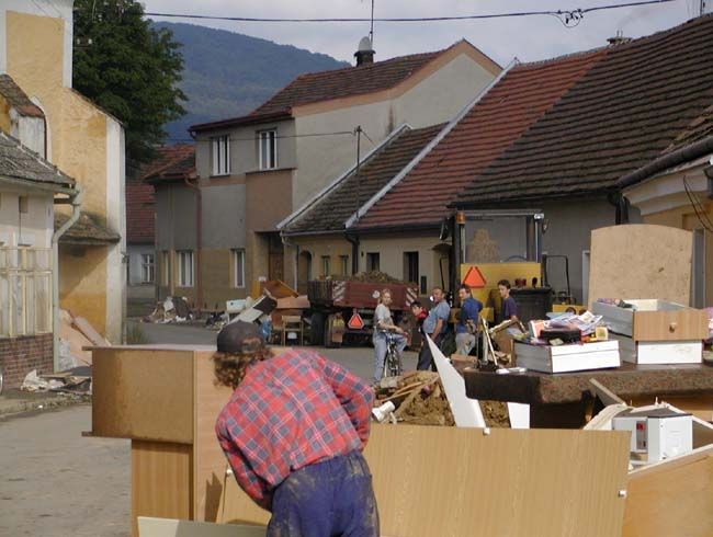 obrázek: Lidé ze zatopených domů se děsí zimy