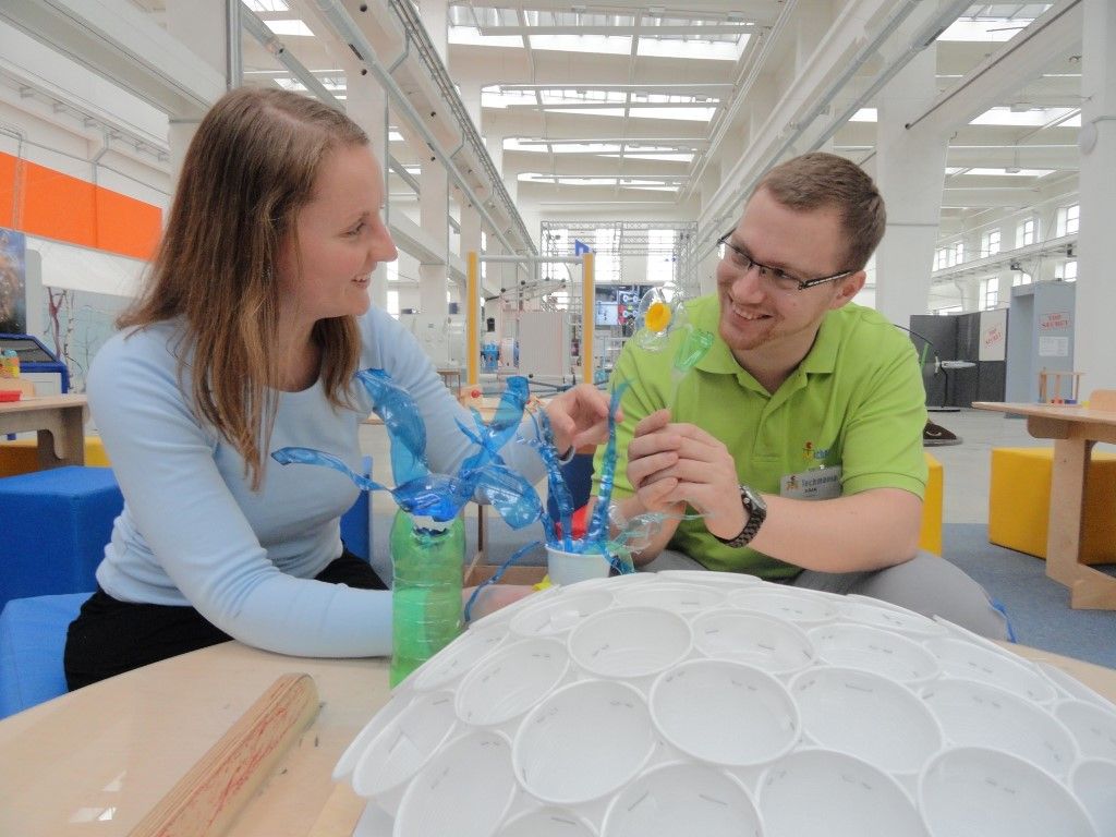 obrázek: Techmania sbírá plastové lahve k rozkvětu 
