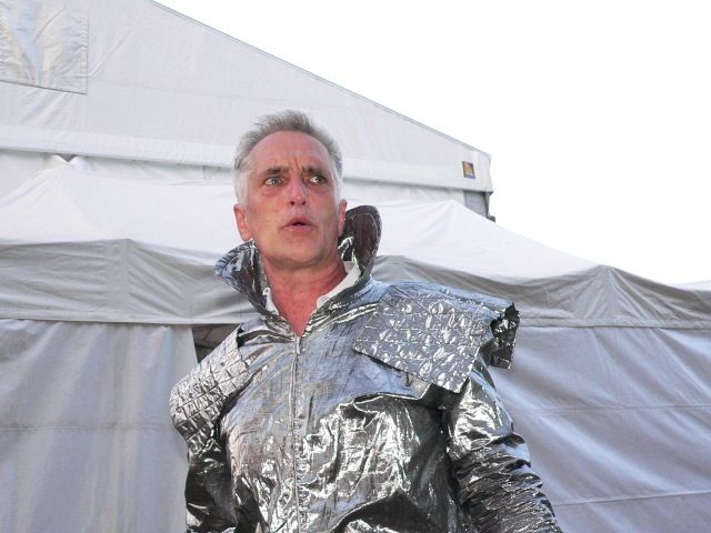 obrázek: Továrna v Chrástu se v sobotu změní v podmořský svět