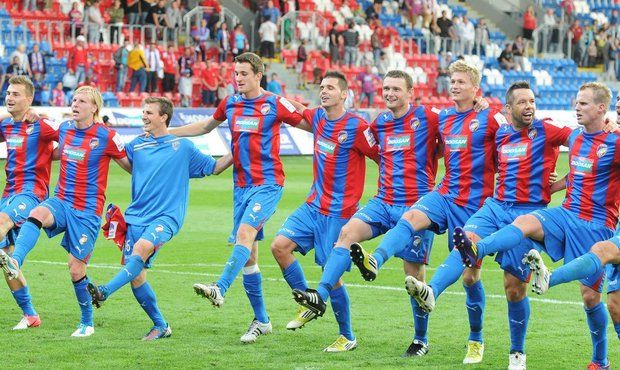 obrázek: U pokladen Viktorie jsou fronty, začal předprodej na Maribor