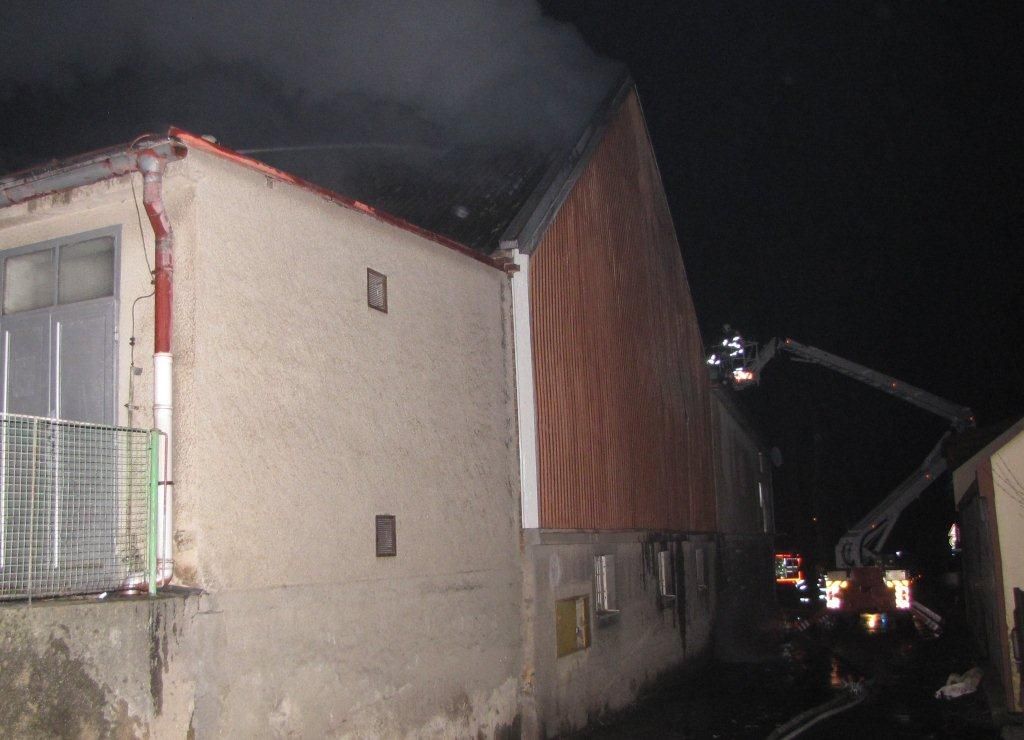 obrázek: V Lubech vyhnal požár nájemníky do mrazu  
