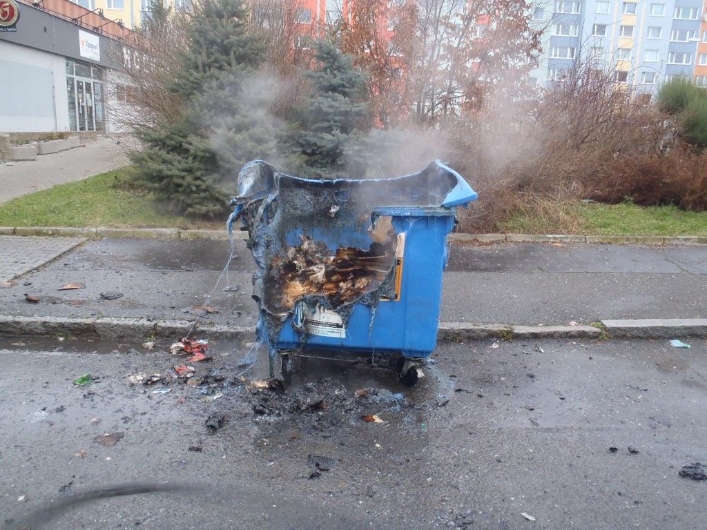 obrázek: V plzeňském Bolevci hořel kontejner