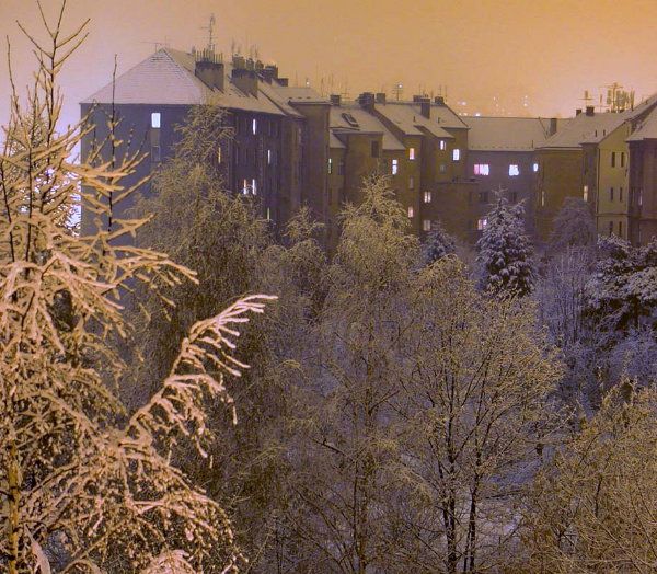 obrázek: Místo sprejů použil sníh 