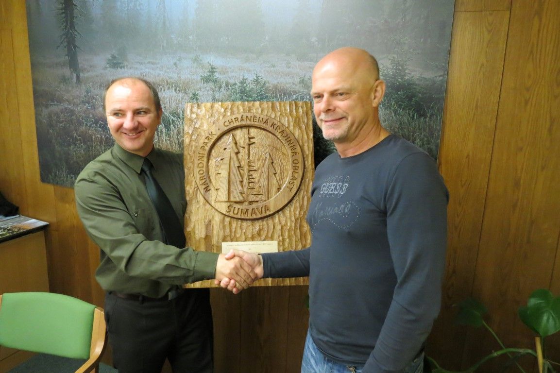 obrázek: Zdeněk Roučka převzal cenu ředitele Správy NP Šumava