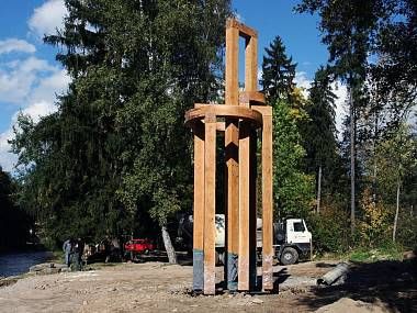 obrázek: Zvonice na sušickém Santosu se v neděli dočká zvonu
