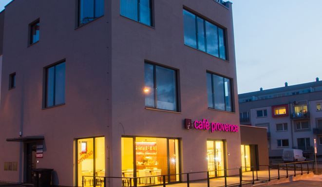 obrázek: Byla otevřená nová útulná kavárna Café Provence v Plzni Černicích