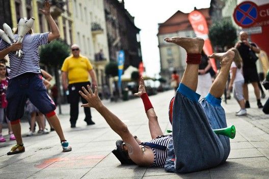 obrázek: Co hledali lidé z kraje v srpnu na netu? Živou ulici