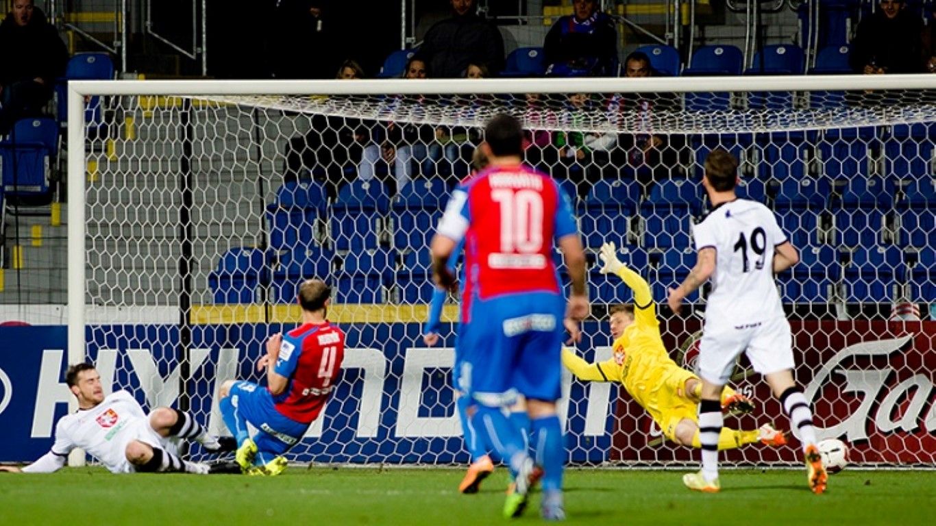 obrázek: Fotbalisté Plzně postoupili přes Hradec do čtvrtfinále poháru