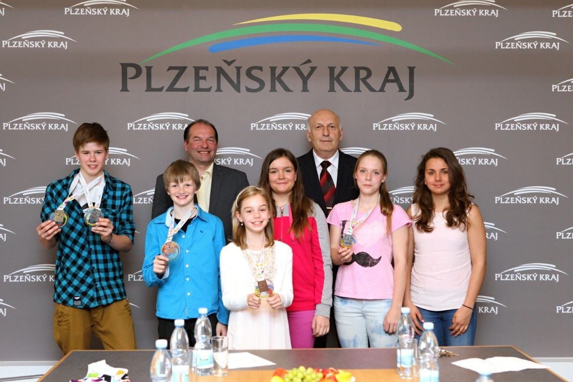 obrázek: Hejtman Šlajs přijal úspěšné reprezentanty ze zimní dětské olympiády