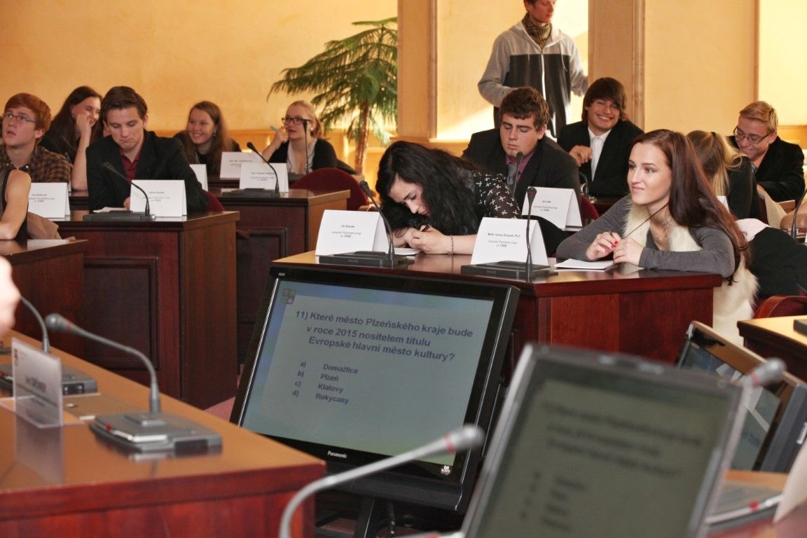obrázek: Hejtman zahájil sérii besed se studenty středních škol
