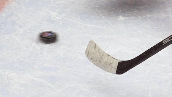 obrázek: Hokejové derby budou viktoriáni sledovat společně 