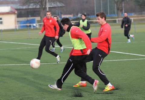 obrázek: Koho má Viktoria pod smlouvami na hostováních?