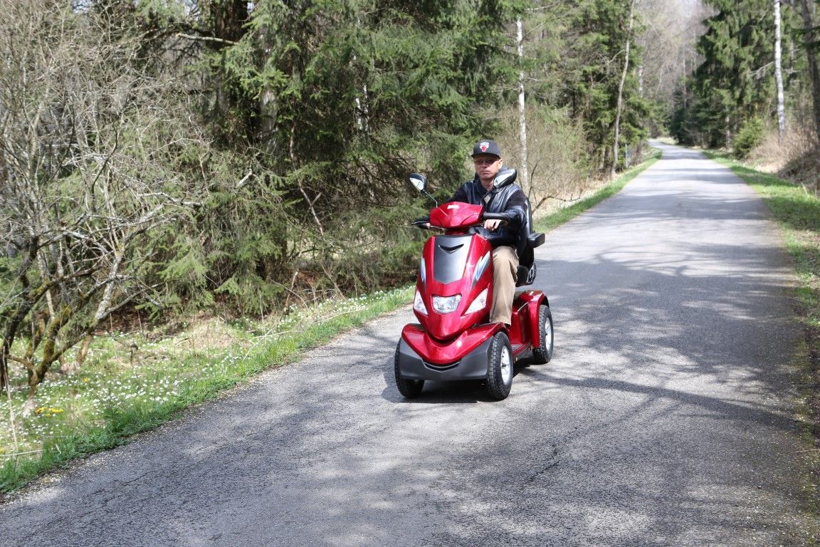 obrázek: Krásy Šumavy poznají na speciálních skútrech i vozíčkáři 