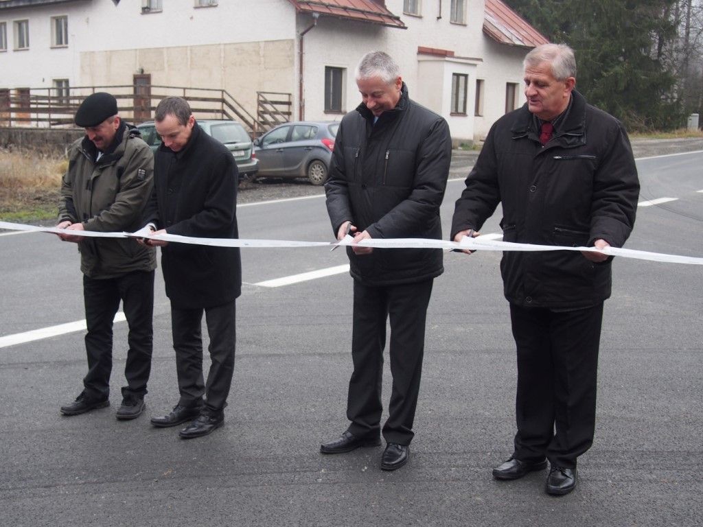 obrázek: Mezi Gerlovou Hutí a Hartmanicemi je nová silnice 