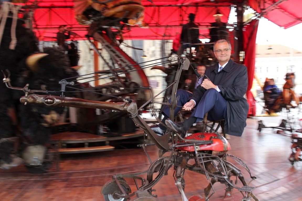 obrázek: Miroslav Kalousek v Plzni: Stihl kolotoč, koňský povoz i pivo 