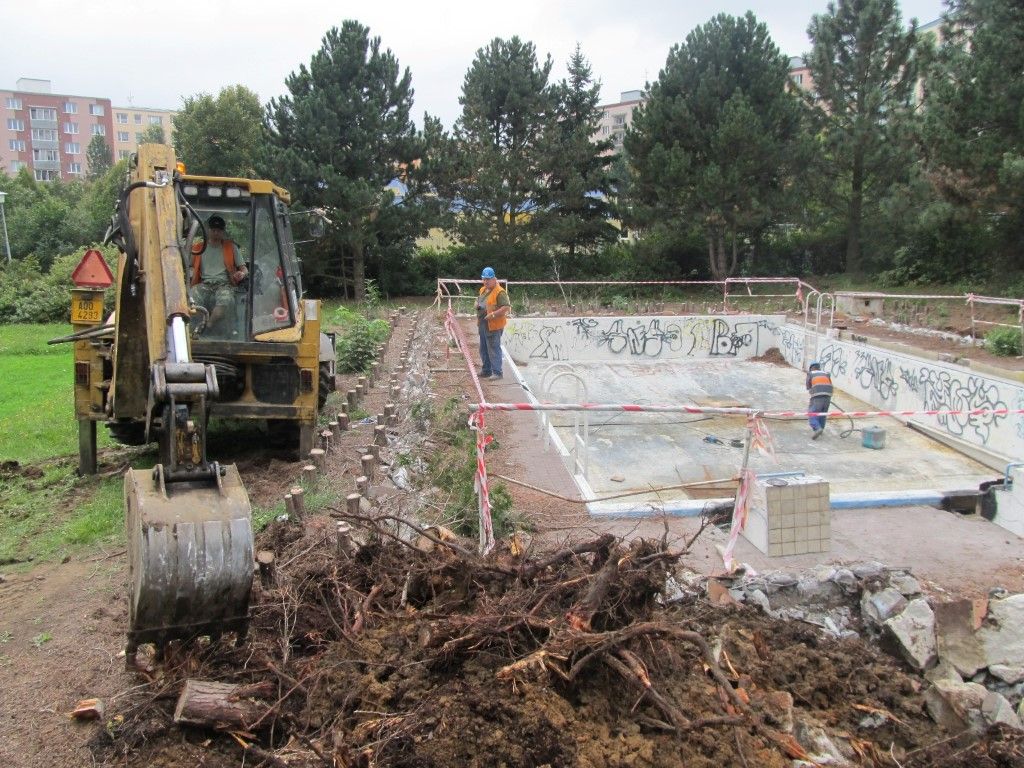 obrázek: Na Lochotíně se otevře venkovní bazén. Začala rekonstrukce 